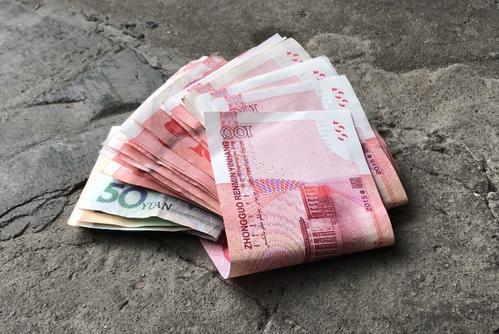 梦见自己在地上捡到钱