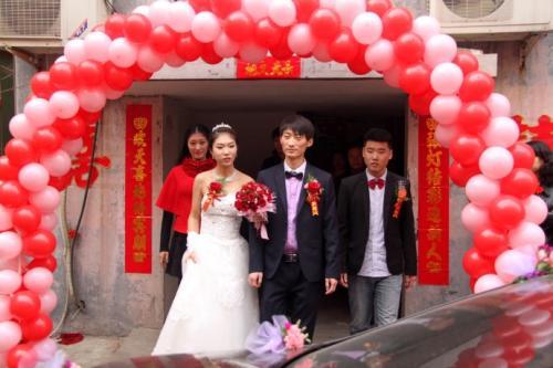 梦见自己和别人结婚