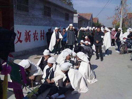 梦见去别人家参加白事