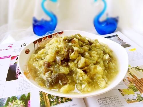 梦见自己食泥