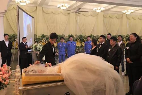 梦见亡妻