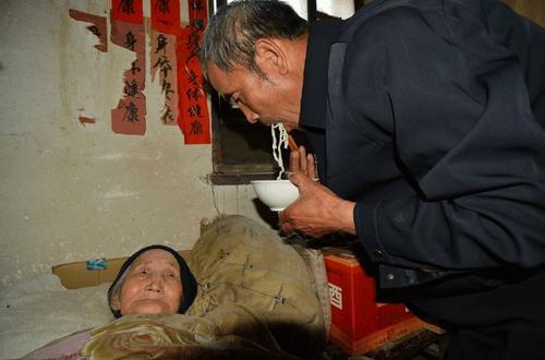 梦见母亲流血