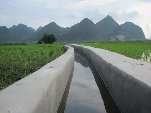 梦见水渠