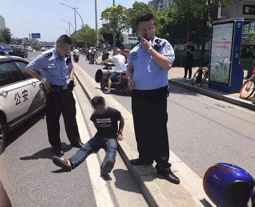 梦见自己被抓