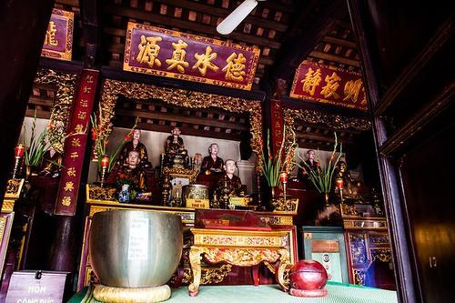 梦见自己在庙里