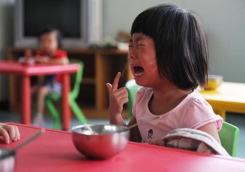 梦见自己和别人一起哭