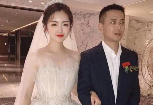 梦见自己被别人抢婚