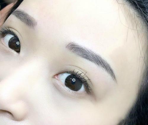 梦见别人纹眉