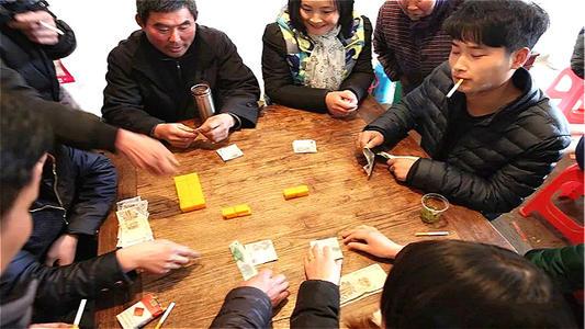 梦见跟别人打牌