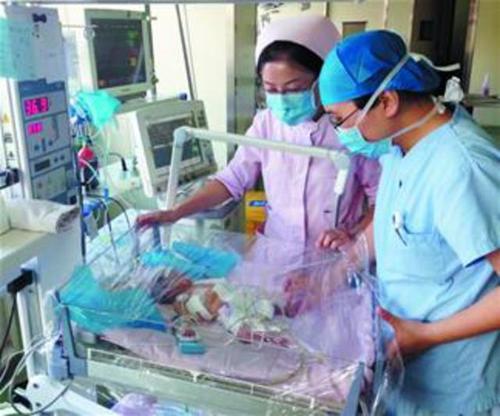 梦见生孩子好多人抢救