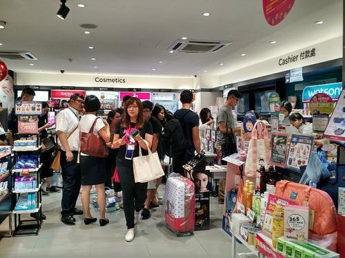 梦见很多人买货