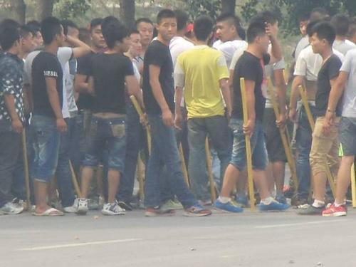 梦见和一群人打架