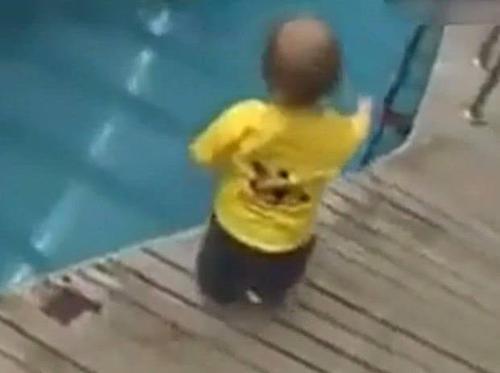 梦见小孩子掉水里