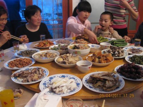 梦见和去世的亲人吃饭 梦见和去世的亲人吃饭