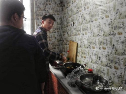 梦见男人煮饭给我吃