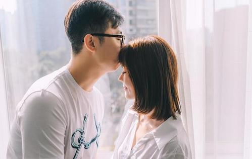 梦见与陌生男人相爱