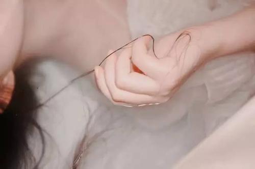 梦见老婆脱衣服