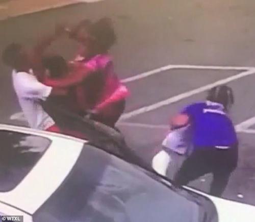 梦见抱男孩没抱住摔死又活