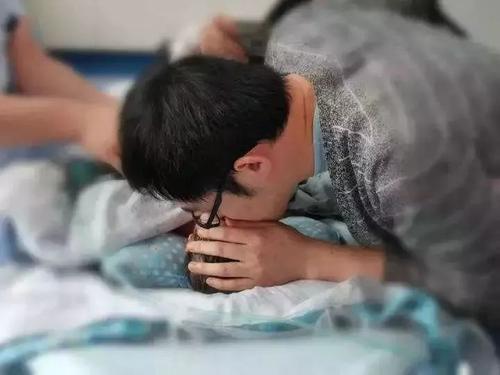 梦见爸爸开刀