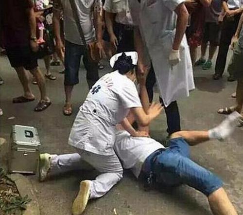 梦见爸爸晕倒