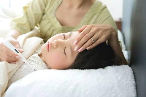 梦见小女孩发烧