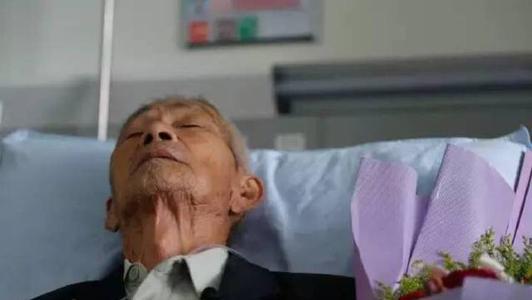 梦见有老人去世