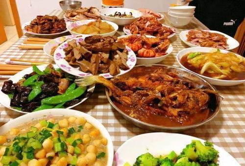 梦见和姐姐一起吃饭