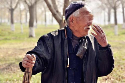 梦见去世的爷爷要拍照 梦见去世的爷爷要拍照