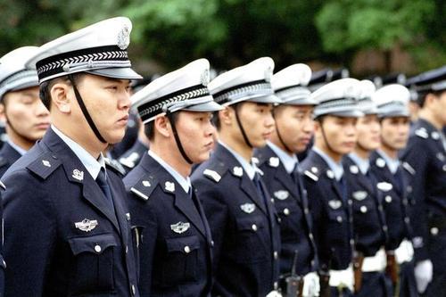 梦见很多警察 梦见很多警察