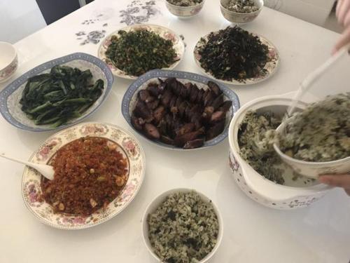 梦见邻居叫我去吃饭