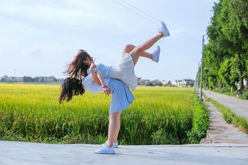 梦见给闺蜜拍照