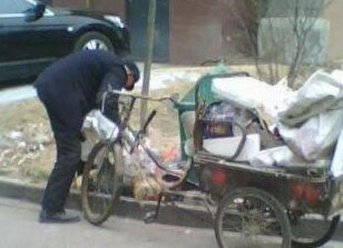 梦见活着的公公死了