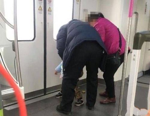 梦见孙子拉大便