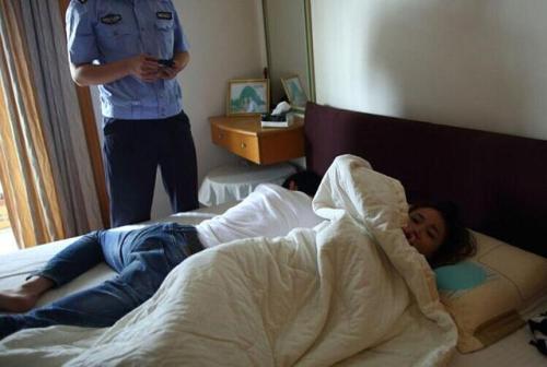 梦见跟死人一起睡觉
