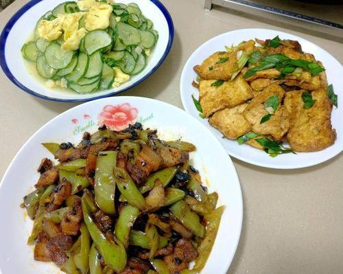梦见吃锅里的菜