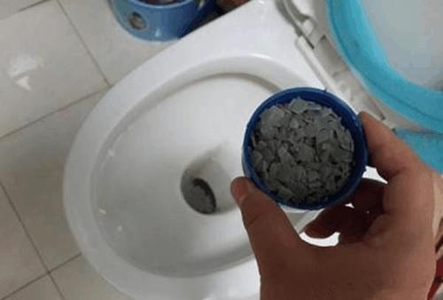 梦见洗澡时头发堵住下水道