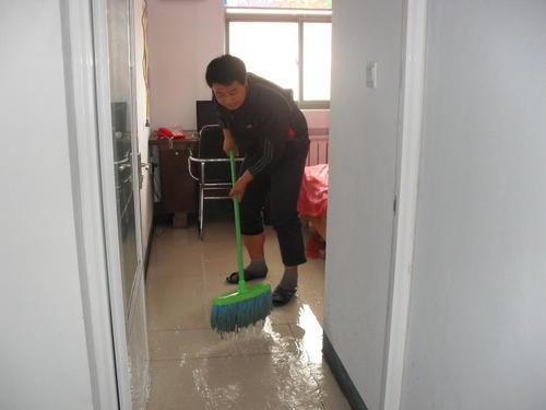 梦见家里涨水