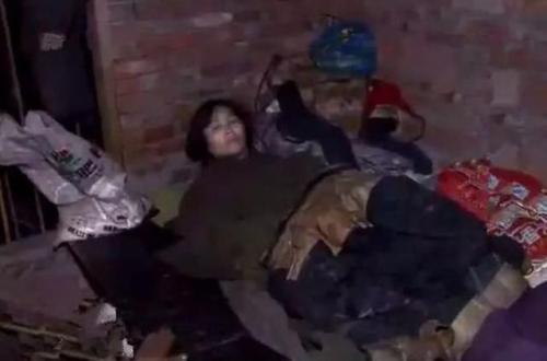 梦见把死人抬回家