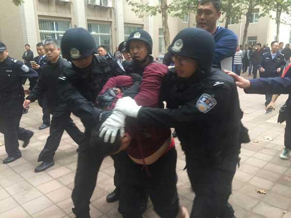 梦见砍人救人