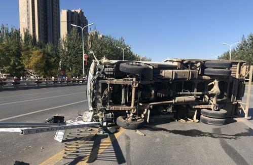 梦见货车翻车