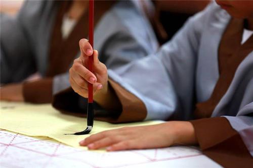 梦见用毛笔写字 梦见用毛笔写字