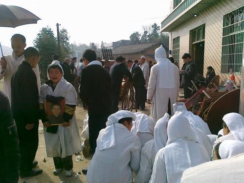 梦见办丧事的场面 梦见办丧事的场面