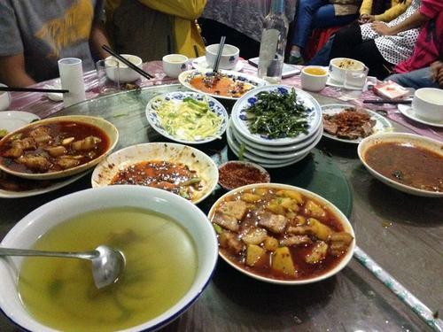 梦见有人来家里借住