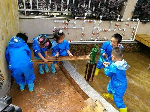 梦见接好多的水