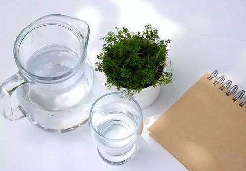 梦见喝水杯子裂开