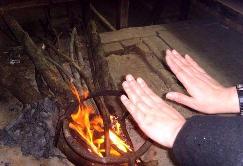 梦见烤火暖和 梦见烤火暖和