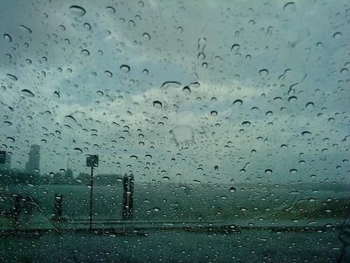 梦见等车下雨 梦见等车下雨