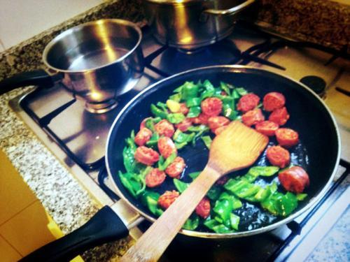 梦见做饭锅掉地上