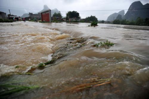 梦见遇见洪水并得救了