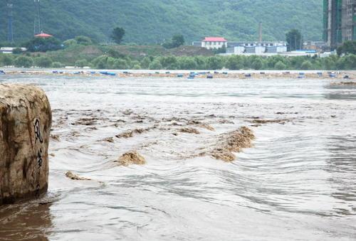 梦见洪水来了一直跑 梦见洪水来了一直跑